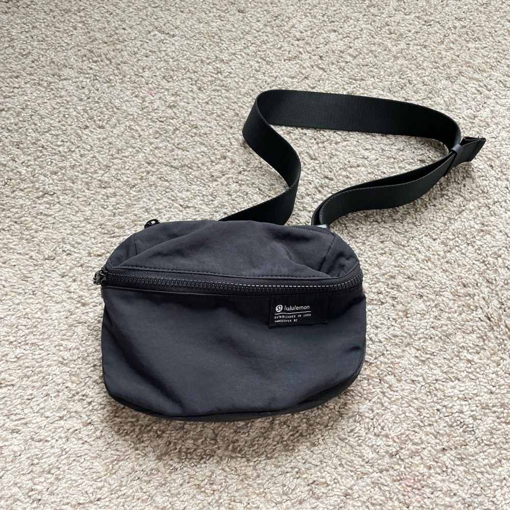 Lululemon belt bag